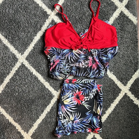 Swimsuit - Picture 4 of 4